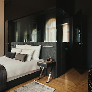 Pokój z łóżkiem queen-size